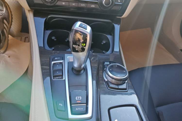 Used BMW 5 Series 2014 525Li Luxury Design Package