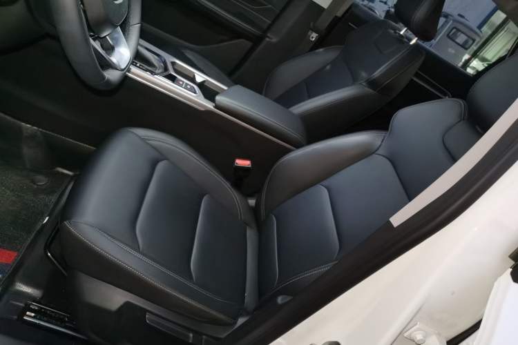 Used Geely Auto Emgrand 2026 Model 4th Generation 4 Millionth Anniversary Edition 1.5L CVT Overdrive Edition
