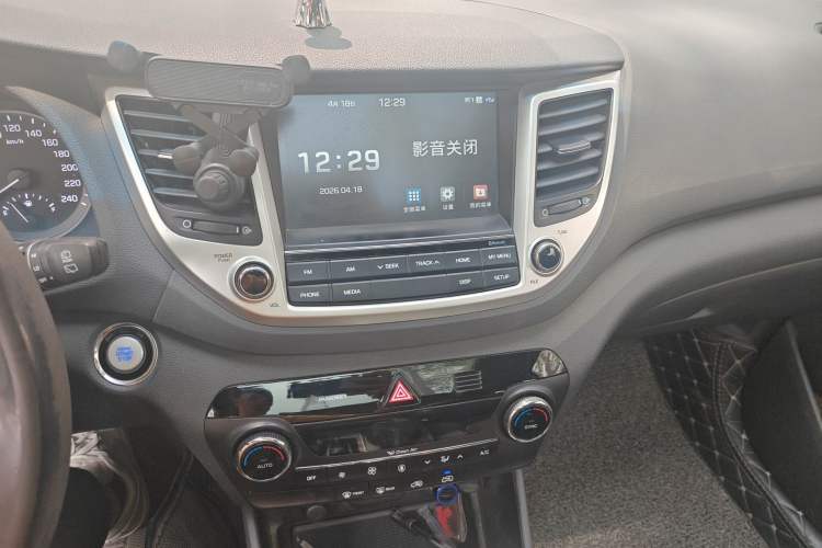 Used Hyundai Tucson 2018 1.6T Dual-Clutch Two-Wheel Drive 15th Anniversary Special Edition