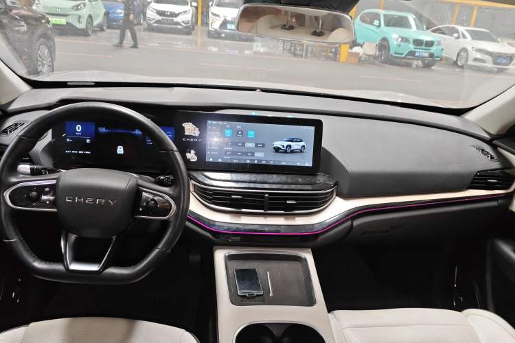 Used Chery New Energy eQ7 2023 512 km Max Center Console