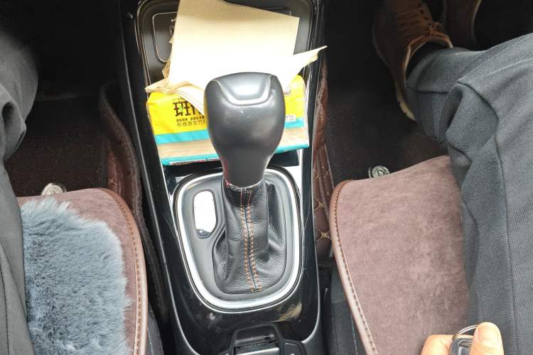 Used Jeep Compass 2020 220T Automatic Elite Edition Gear Lever