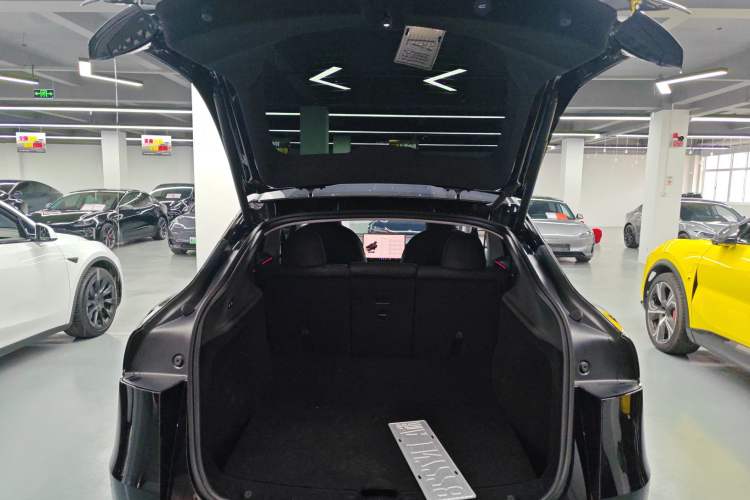 Used Tesla Model Y 2025 Rear-Wheel-Drive Version