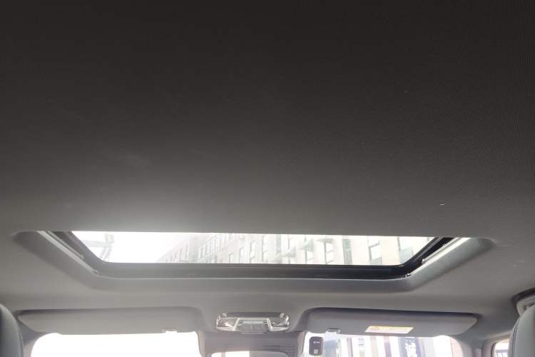 Used 212 T01 2024 2.0T Explorer Headliner