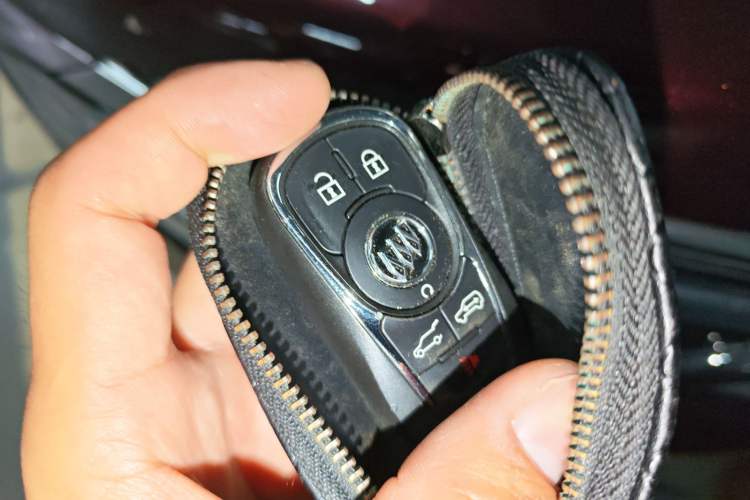 Used Buick GL8 2017 28T Avenir Avia National Emission Standard V
