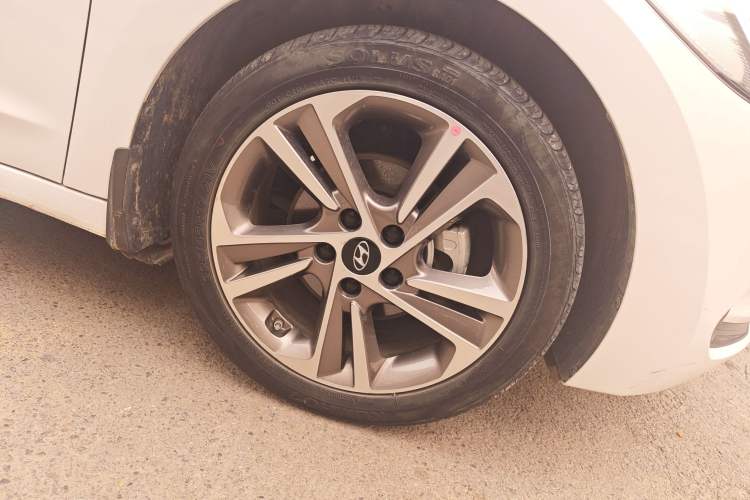 Used Hyundai Elantra (6th Generation / Lingdong) 2016 1.6L Automatic ZhiXuan · Luxury Version