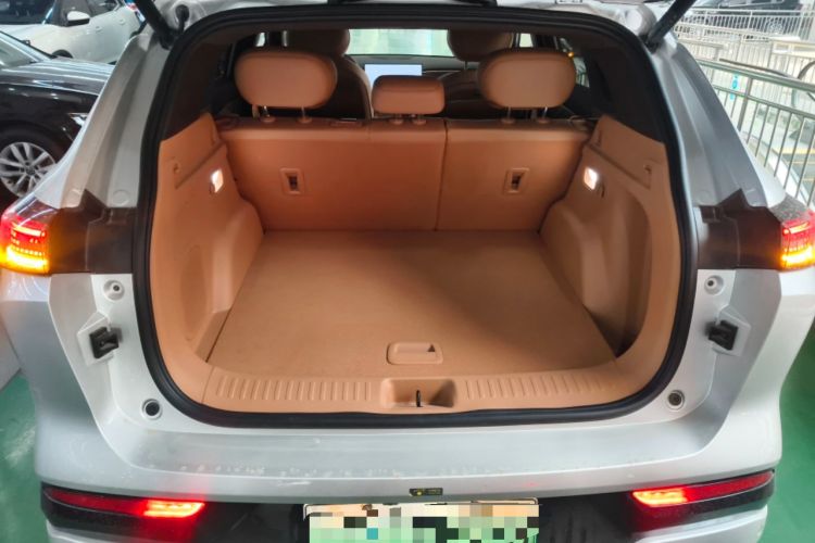 Used Dongfeng Aeolus L8 2025 Model 185KM Dream Edition Trunk