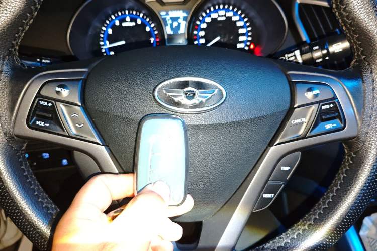 Used Hyundai Veloster 2012 1.6T Automatic Luxury Edition Vehicle Key