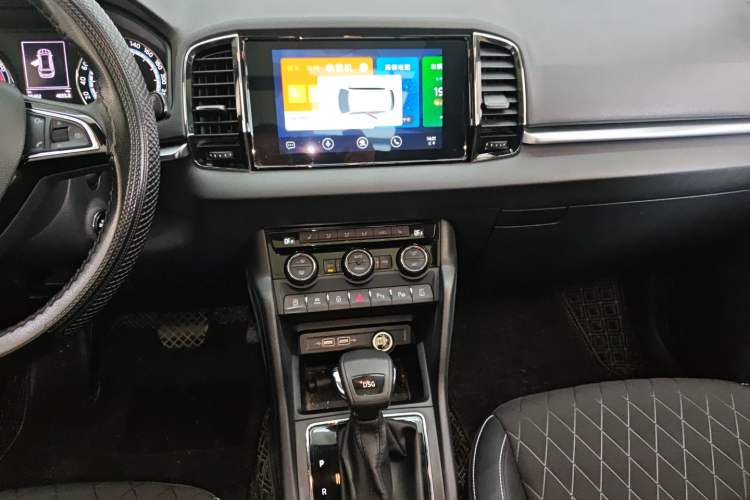 Used Skoda Karoq 2019 TSI280 Smart Drive Deluxe Edition China VI Standard Audio And AC Panel