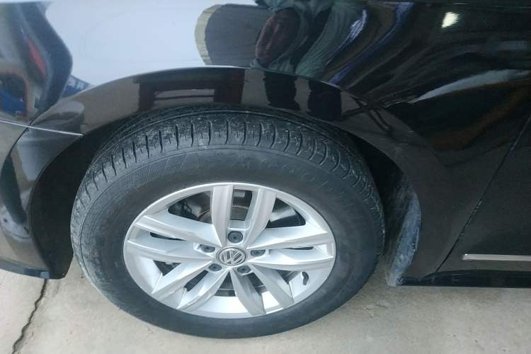 Used Volkswagen Passat 2016 330TSI DSG Luxury Edition Left Front Wheel Hub