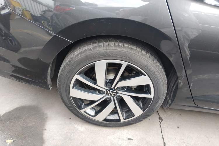 Used Volkswagen Sagitar 2025 300TSI DSG Excellence Edition Right Rear Wheel Hub