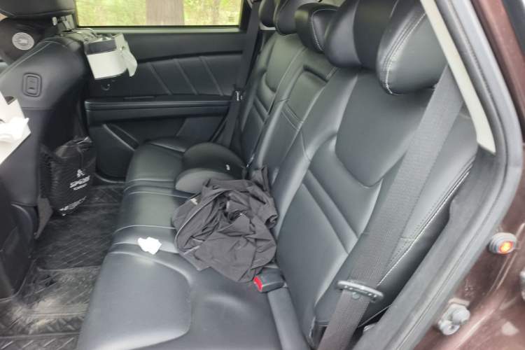 Used Luxgen U6 SUV 2015 1.8T Enhanced Charm Edition Left Rear Seat