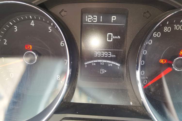 Used Volkswagen Lavida 2017 1.6L Automatic Comfort Edition Odometer Close Up