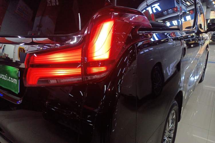 Used Toyota Alphard 2021 Dual-Engine 2.5L Luxury Edition Right Rear Taillight