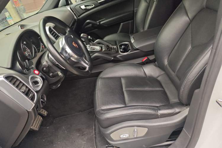 Used Porsche Cayenne 2014 Cayenne Platinum Edition 3.0T