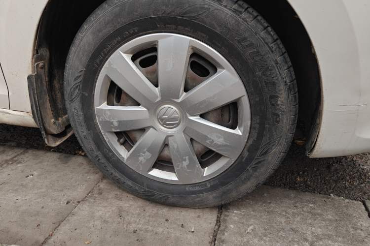 Used Volkswagen Santana 2013 1.6L Automatic Fashion Edition Right Front Wheel Hub