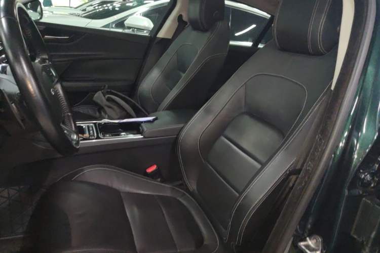 Used Jaguar XE 2017 2.0T 200 PS R-Sport
