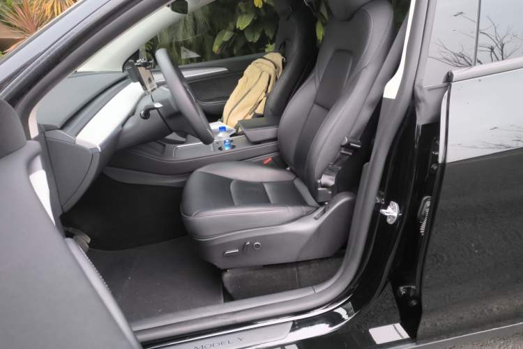 Used Tesla Model Y 2023 Rear-Wheel-Drive Version