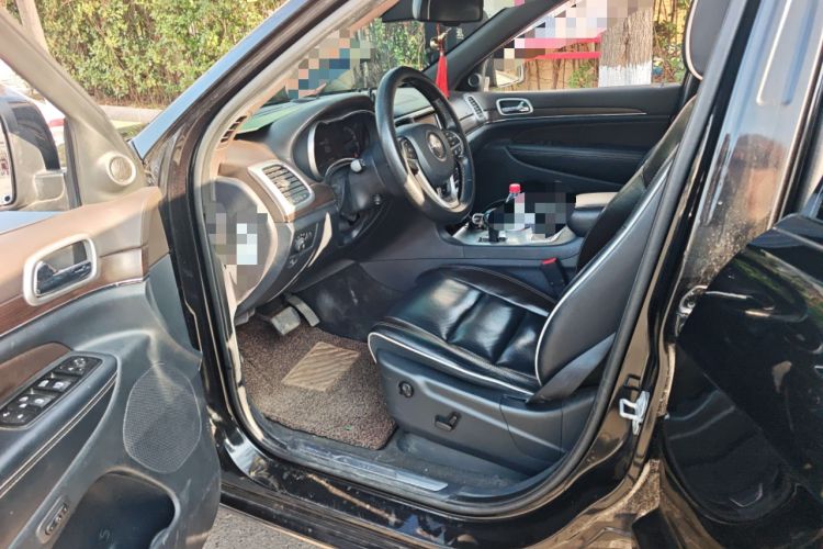 Used Jeep Grand Cherokee 2015 3.6L Luxury Navigation Edition
