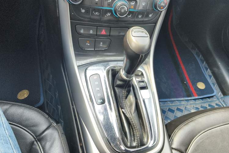 Used Chevrolet Malibu 2012 2.4L Automatic Flagship Edition Gear Lever