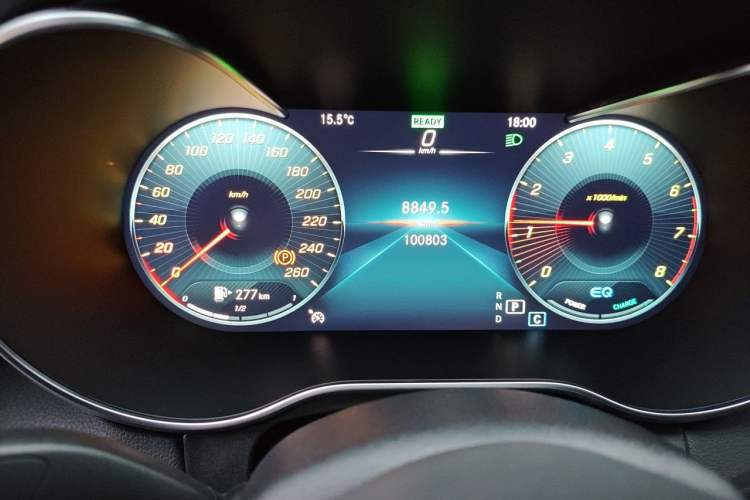 Used Mercedes-Benz C-Class 2021 C 260 L Sport Edition Star Collection Odometer Close Up