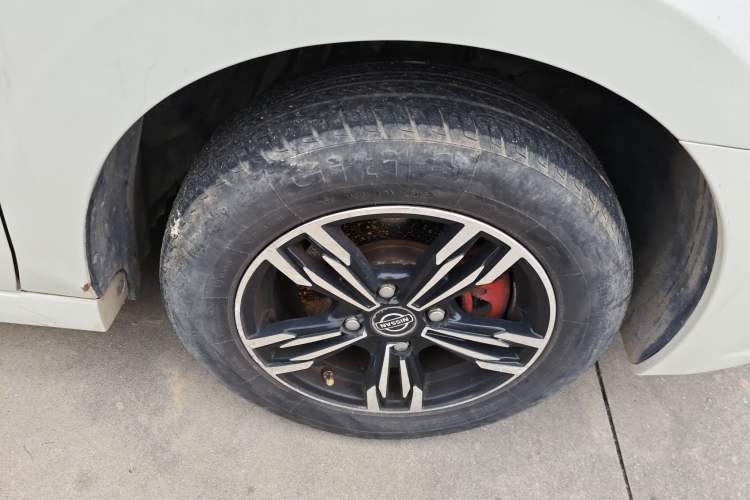 Used Nissan Sylphy 2012 Classic 1.6XE Automatic Comfort Edition Right Front Wheel Hub