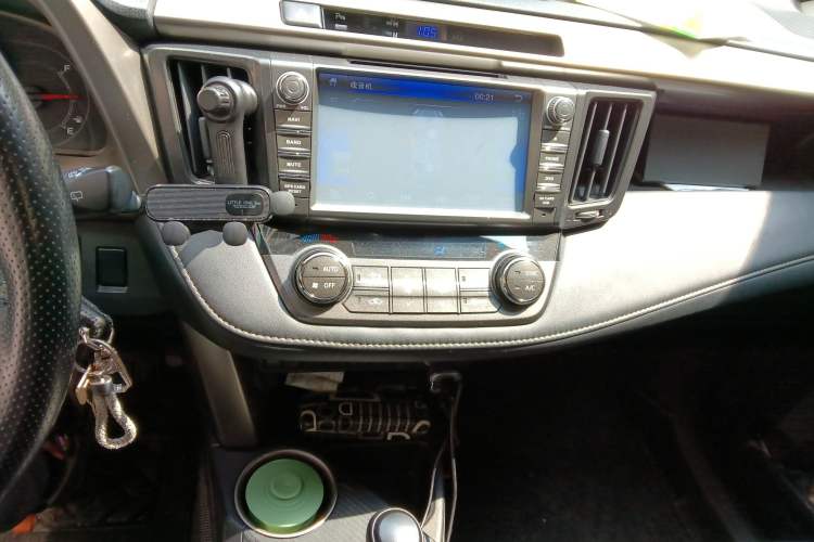 Used Toyota RAV4 2015 2.0L CVT Two-Wheel Drive Fashion Edition