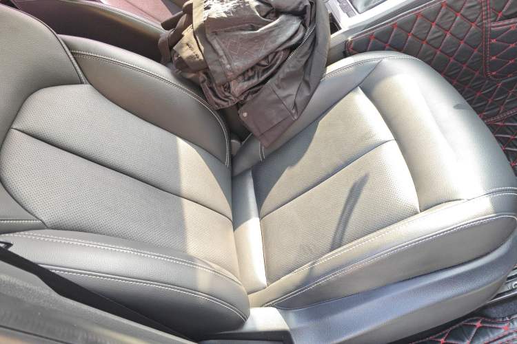 Used Roewe RX5 2019 20T Two-Wheel Drive Automatic 4G Connected Platinum Edition
