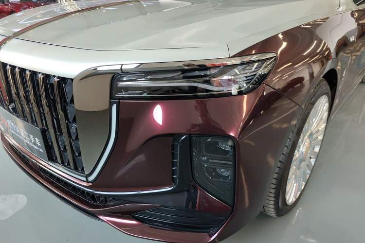 Used Hongqi H9 2025 2.0T Two-Wheel-Drive Flagship Private Enjoyment Style 5 Seats
