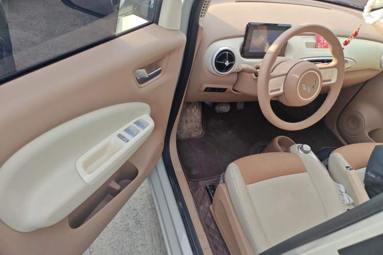 Used Wuling Hongguang MINIEV 2025 Four-Door Version Advanced Edition
