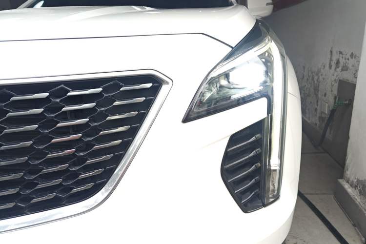 Used Cadillac XT4 2018 28T Two-Wheel Drive Leading Version