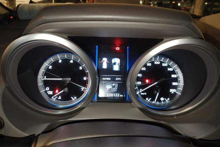 Used Toyota Prado 2017 2700 VX Nine Airbags Underbody Mount – Middle East Version Instrument Cluster