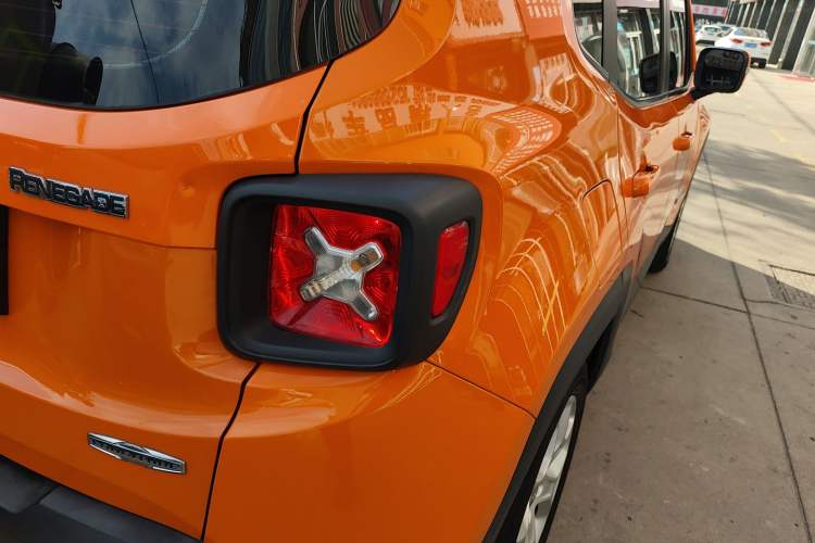 Used Jeep Renegade 2018 Connected Large Screen Version 180T Automatic High-Energy Edition