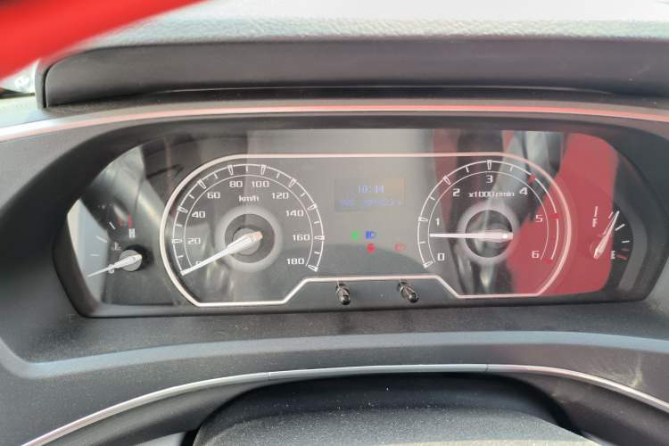 Used SAIC MAXUS Xintu V80 2024 Aotuntong Value Edition 6MT Short Wheelbase Ultra-Low Roof 127 Ps 5/6 Seats