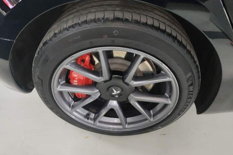 Used Tesla Model 3 2022 Rear-Wheel-Drive Version Right Rear Wheel Hub