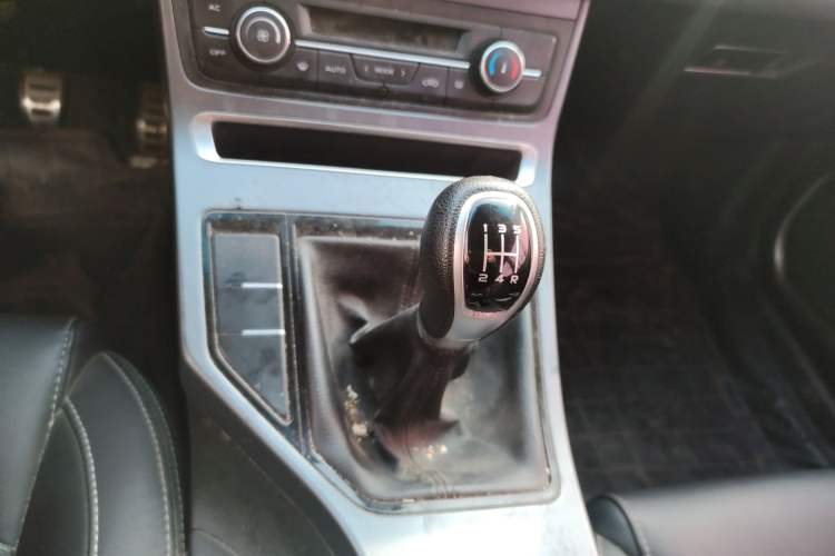 Used Geely Auto Vision S1 2018 1.5L Manual FENGXING Model Gear Lever