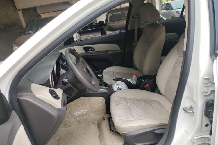 Used Chevrolet Cruze 2015 1.5L Classic SE MT
