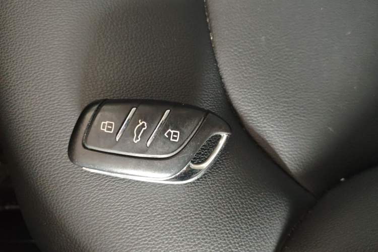 Used Roewe RX3 2020 18T Automatic 4G Connected Ultra-Cool Flagship Edition