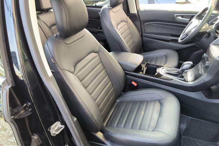 Used Ford Edge 2018 EcoBoost 245 Two-Wheel-Drive Titanium 7-Seater China V Standard
