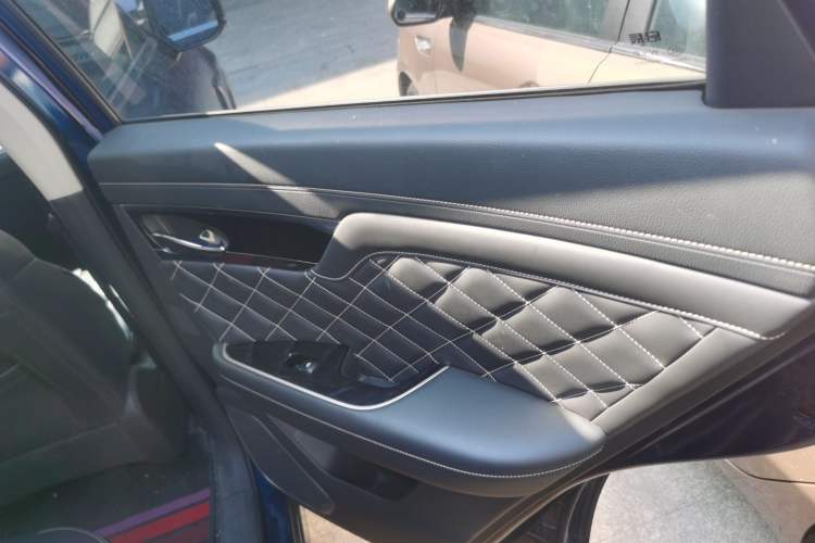 Used Venucia Star 2020 260T Automatic 48V Mild Hybrid Turbocharged Starry Edition
