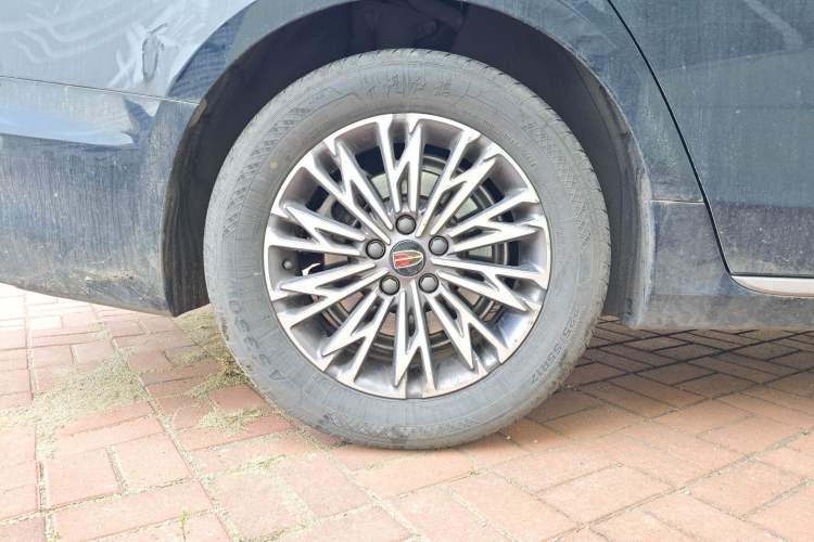 Used Hongqi H5 2024 1.5T DCT Smart Connect Flagship Edition Right Rear Wheel Hub