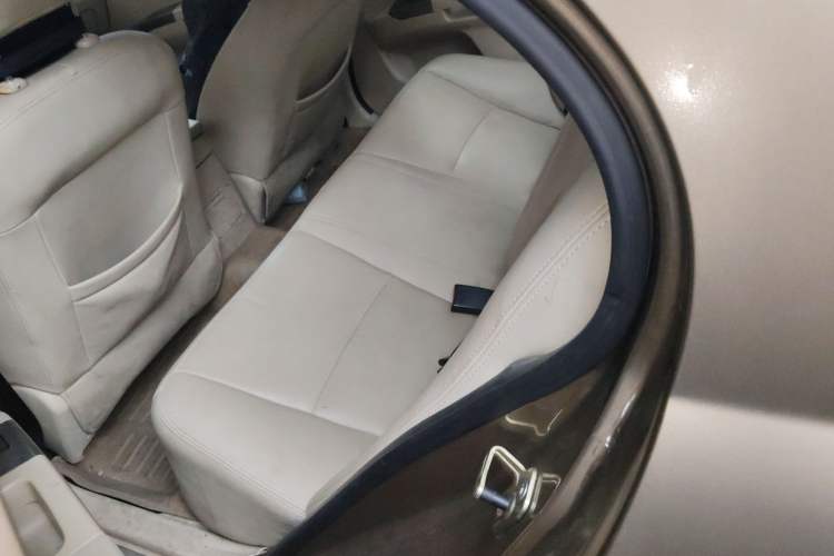 Used Geely Auto Classic Emgrand 2013 Sedan 1.8L Manual Elite Model