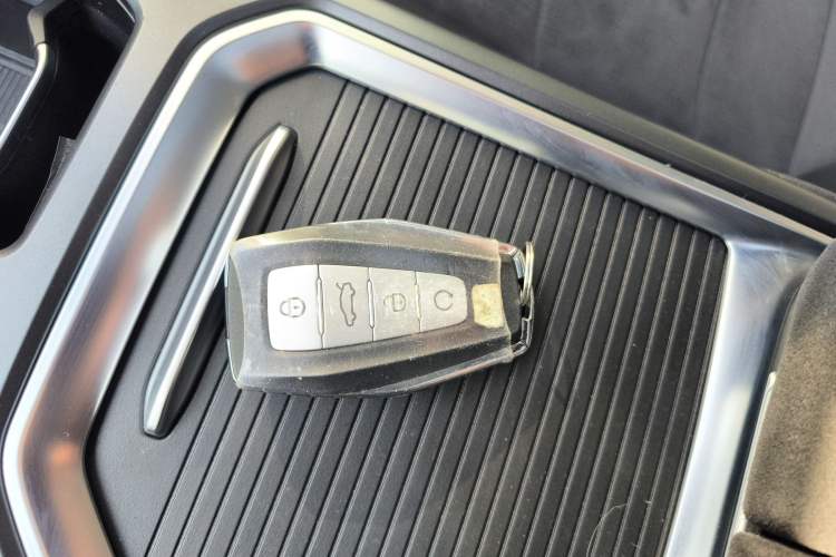 Used Geely Auto Haoyue L 2025 2.0T DCT Luxury Edition