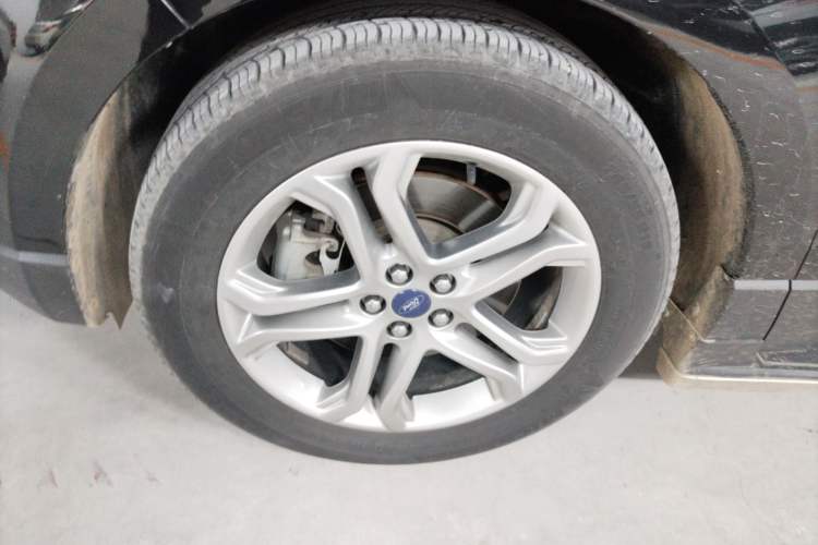 Used Ford Edge 2018 EcoBoost 245 Two-Wheel-Drive Titanium 7-Seater China VI Standard
