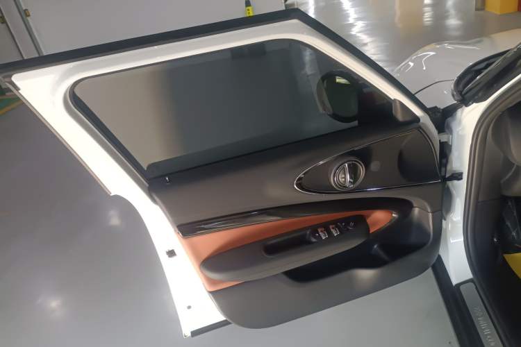 Used MINI Clubman 2023 Revised 2.0T COOPER S Connoisseur