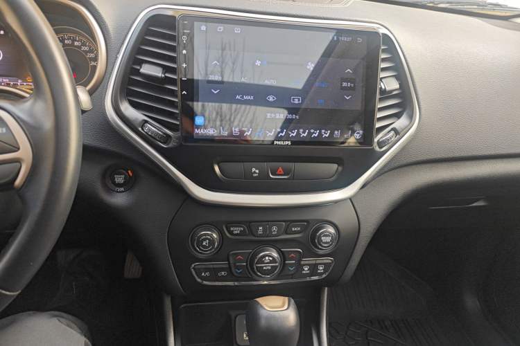 Used Jeep Cherokee 2017 2.0L Superior Edition