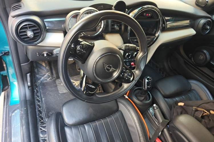 Used MINI MINI 2019 1.5T COOPER CABRIO Artist
