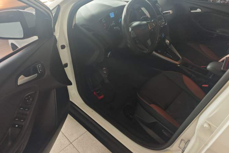 Used Ford Focus 2017 Hatchback 1.6L Automatic Comfort Plus SmartDrive Edition