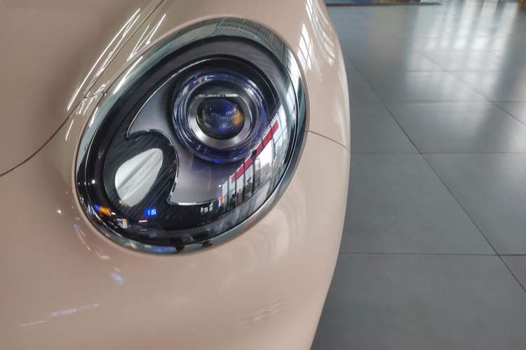 Used ORA Good Cat 2022 Morandi Edition 400km Standard Range Two-Week Young Enjoyment Version Lithium Iron Phosphate