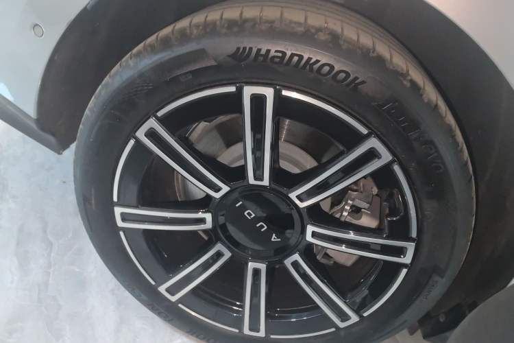 Used Audi E5 Sportback 2026 Pioneer Quattro Model Right Rear Wheel Hub