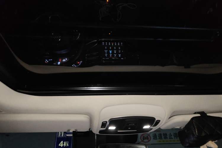 Used Jeep Grand Commander 2018 2.0T Four-Wheel Drive Smart Enjoyment Version China V Emission Standard Headliner